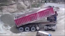 Worst truck driver ever... Dumbest accident