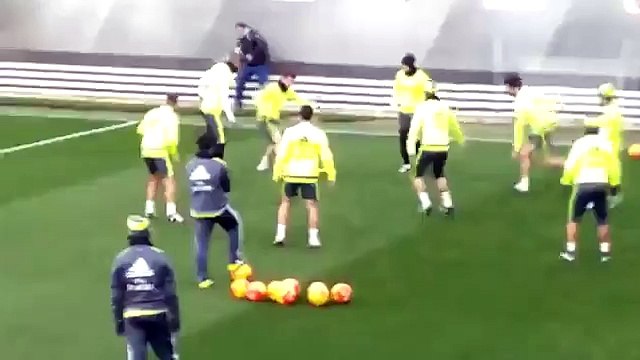 Manos a la cabeza, gritos, saltos... ¡vaya caño de Lucas Vázquez a Sergio Ramos!