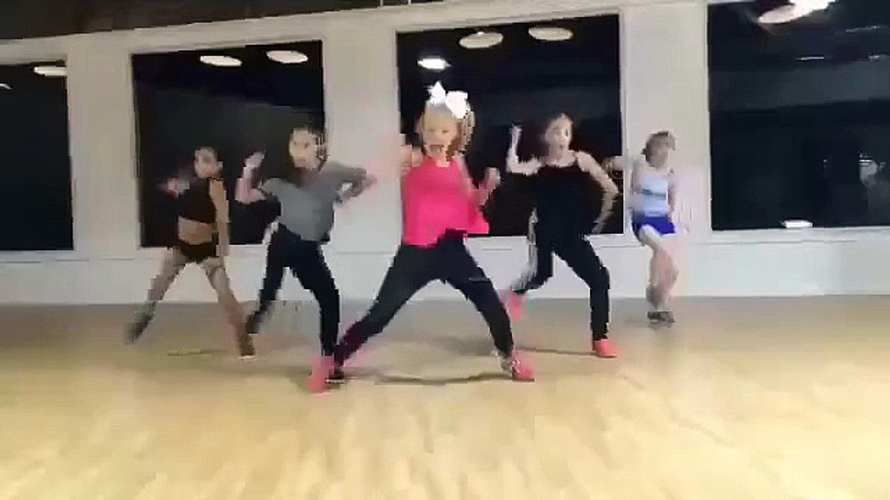 DanceMoms Kenzie, Jojo, & Brynn (left-right) dancing a combo at ALDC LA