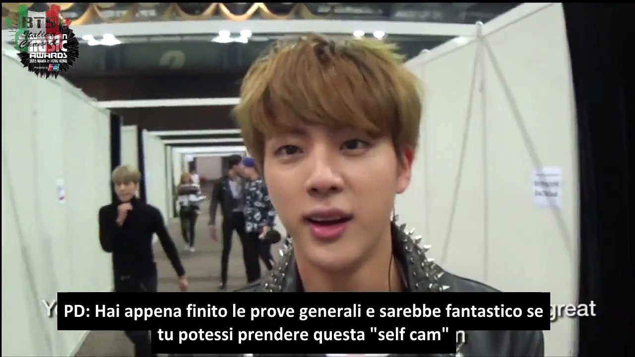 [SUB ITA] MAMA 2015 Backstage - BTS Jin "Freestyle Aegyo"