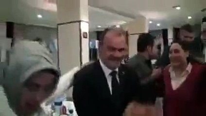 Benim Başörtülü Bacımı Erkeklerle Kol Kola Dans Ettirdiler!