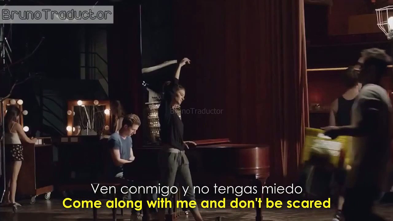 Charlie Puth - One Call Away (Lyrics + Español) Video Official