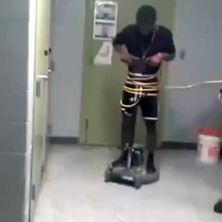 Juego que no se debe intentar en casa