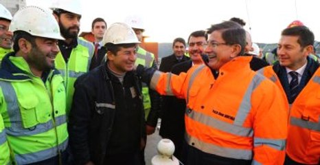 Başbakan Davutoğlu'ndan İşçilere İkramiye Sözü