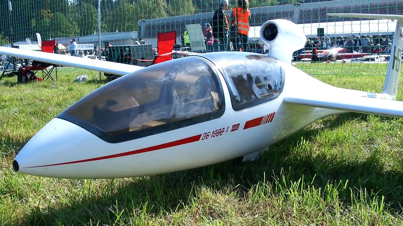 DG 1000 GIGANTIC XXXL 8,88 M WINGSPAN RC SCALE 1:2 TURBINE MODEL GLIDER SAILPLANE / Hausen