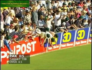 Shahid Afridi HIT IN THE HEAD + Blazing Cameo 18(9) vs. Australia 99_00