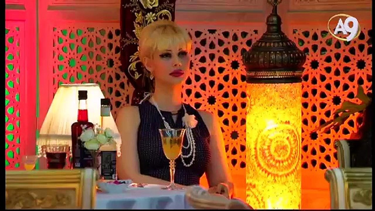 A9 TV stüdyosundaki meyve suları ve kadehler cennet özleminden kaynaklanıyor.