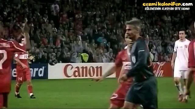 Efsane Türkiye-Çek Cumhuriyeti Maçında Hakemin Yardımcılarıyla Konuşmaları