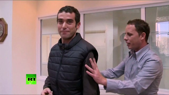 Israeli TV reporter stabbed & injured demonstrating knife-proof vest