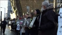 Manifestation à Londres pour réclamer la libération du Saoudien Raif Badawi, flagellé en public il y a un an