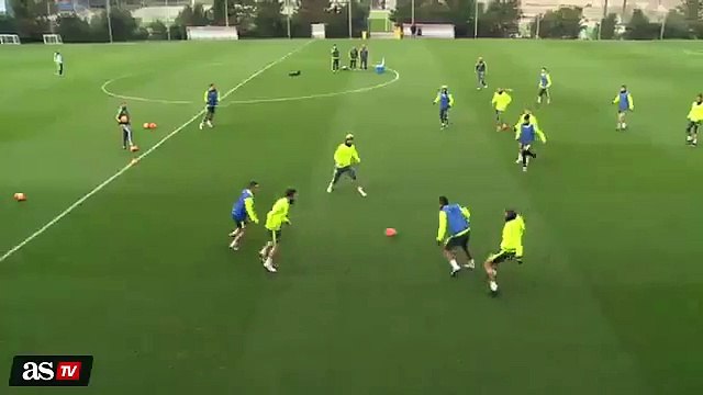 Gareth Bale and Isco make back-heel passes in high-tempo possession exercise| Así triangula el Real Madrid de Zidane
