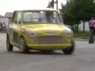 Slalom en austin mini