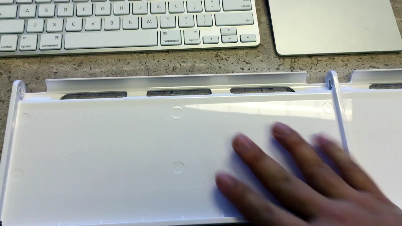 Henge Clique Dock for Apple Magic Trackpad and Wireless Keyboard