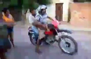 Motorcycle restive vs idiots