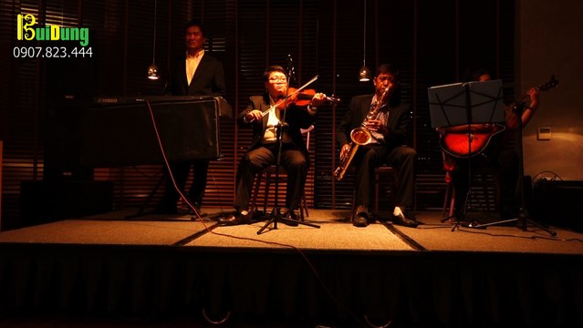 Ban Nhạc Tứ Tấu Biểu Diễn Ở Liberty Central Sài Gòn - 0907.823.444