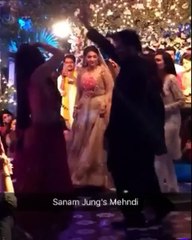 Sanam jung dance on her mehndi | Amazing Dance on wedding | Best Dance by sanam jung on her shadi