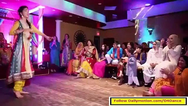 Cute Pakistani Girl Dance - Goray Mukhray Pay Kala Kala Til - HD