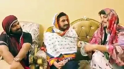 how girls react on watching a boy. mp4