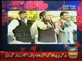 Kashif Abbasi reveals Muk Muka of PMLN and PPP by playing Sharif Brother's Videos