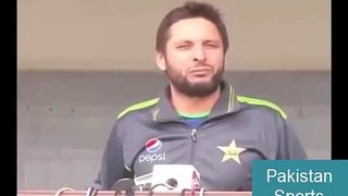 Shahid-Afridi-Angry-on-journalist-Question
