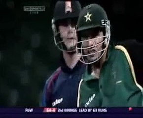 Shahid Afridi 12 Run Shot - Unbeliveable