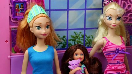 Anna & Elsas Kids Get Messy with Flying Sneezes. DisneyToysFan