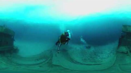 Scary moment: Diving with sharks without protection!