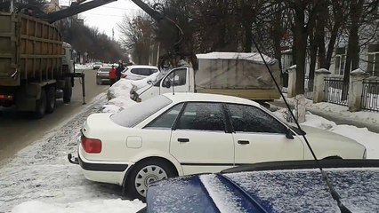 Camion fourrière en mode russe... Pas sympa