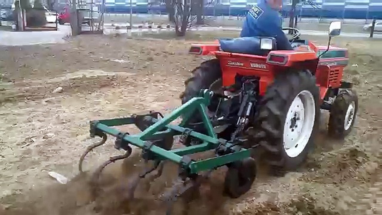 Mini ciagnik KUBOTA z kultywatorem. www.traktorki-japonskie.waw.pl