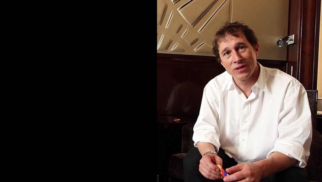 Question Bags : Saint Laurent vu par Gaspard Ulliel et Bertrand Bonello