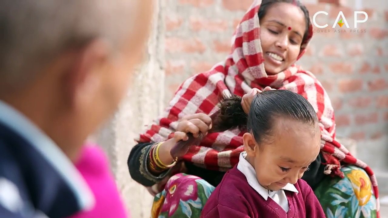 Des enfants indiens ont l'air d'être des personnes âgées