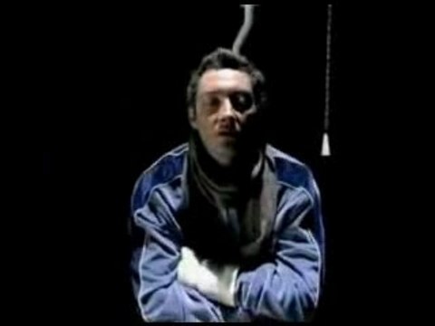 Video clip fatal bazooka - fous ta cagoule (michael youn) by