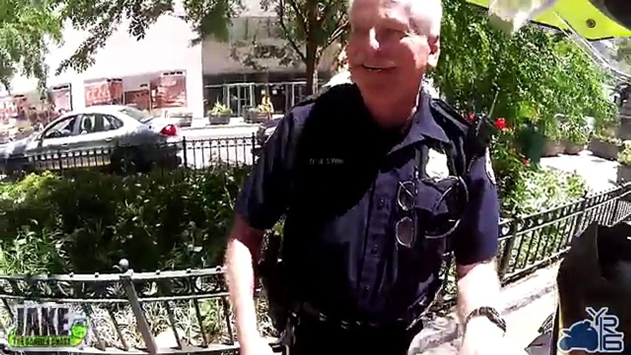 Police Stops Motorcycle for Wheelies
