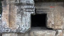 Fethiye'de 2 Bin 400 Yıllık Anıt Mezarların Çevresi Tepkiler Üzerine Temizlendi