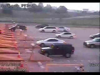 A tutta birra al casello. E l'auto vola...