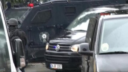 Öğrenciler Güvenlik Gerekçesiyle Okul İçerisinde Tutuldu