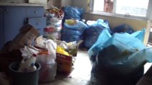 Bir Evden 3 Kamyon Çöp Çıktı