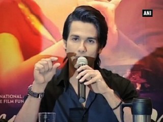 Huge crowd throngs for Shahid Kapoor's 'Rangoon' glimpse