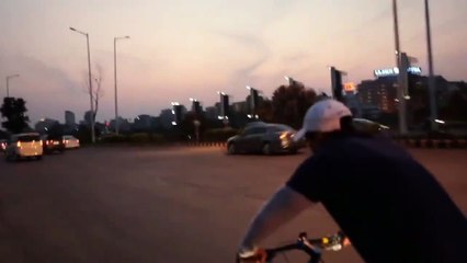 Leaked video of Salman Khan Cycle Ride on Mumbai highway durring shot