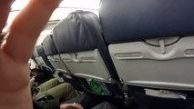 L'annonce d'un pilote d'avion à un passager sous le choc