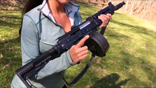 Brave girl with 75rd Drum FULL AUTO Yugoslavian PAP M92, Like a BOSS! - JMac Customs