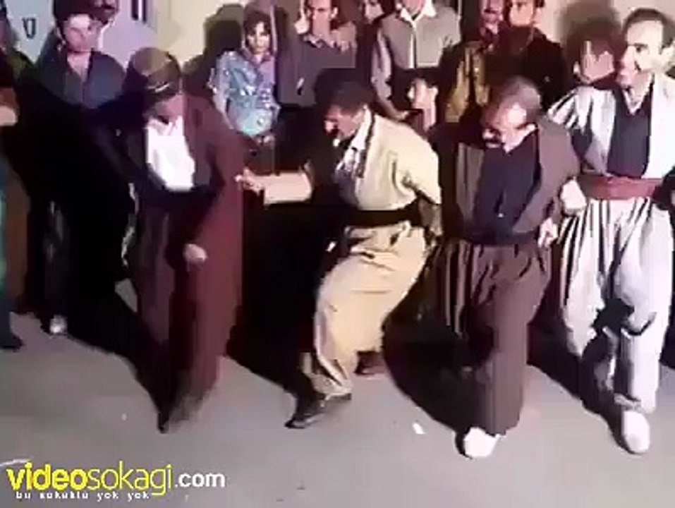 Elvis presley abimizin şarkısıyla halay keyfi :D