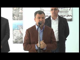 Ekspozita për portin. Durrës, përkujtohet eksodi i 25 vjetëve më parë