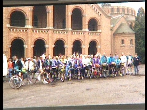 3 randonnées sur le chemin de St Jacques de Compostelle, de Bruges à Cahors - Documentaire en français
