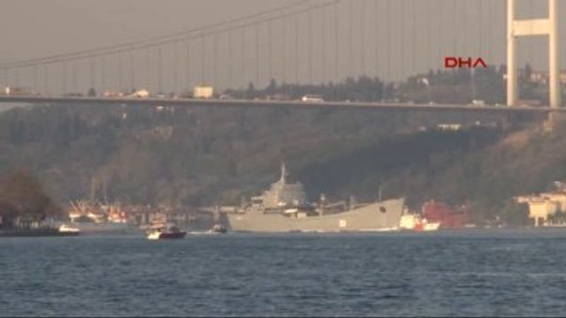 Rus Savaş Gemisi İstanbul Boğazı'ndan Geçti