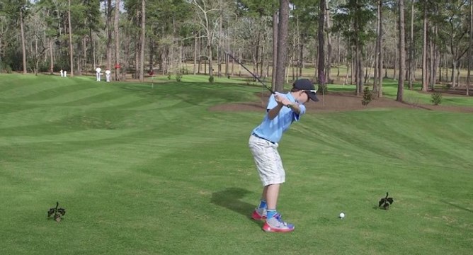 Un enfant de 11 ans réussit un trou en un au golf