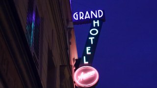 #IciDeedee : découvrez le Grand Amour Hôtel
