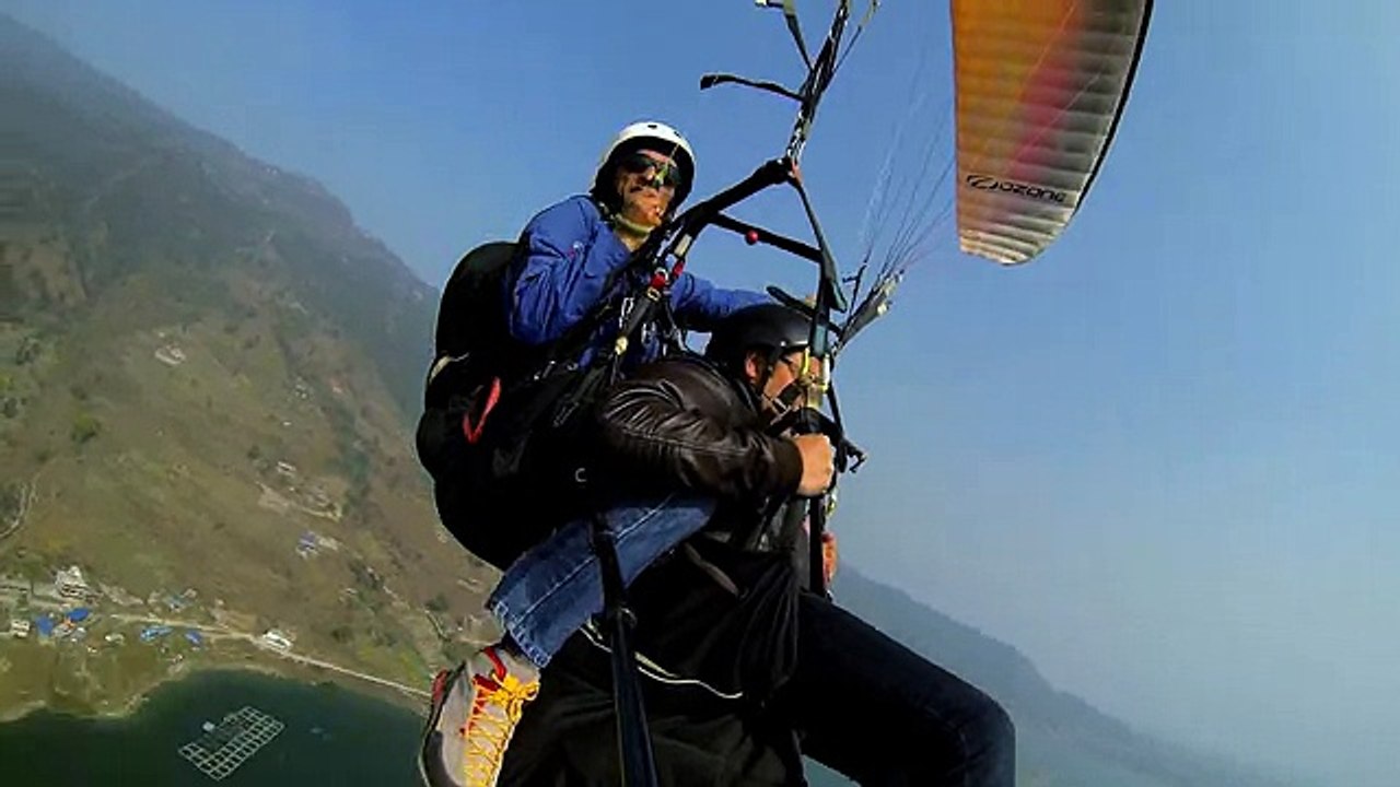 Paragliding Stunt