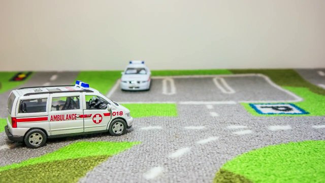 Мультик про машинки. Скорая помощь. Какие бывают машины скорой помощи. Ambulance cars