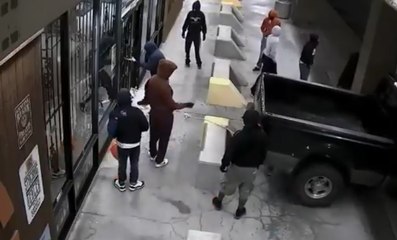 10 hommes braquent un magasin d’armes à feu en pleine nuit au Texas